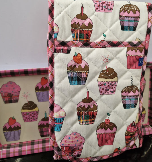 CUPCAKE OVEN GLOVES AND TRAY